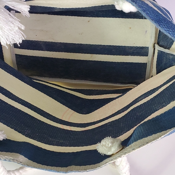 Victoria Secret Tote - Picture 4 of 6